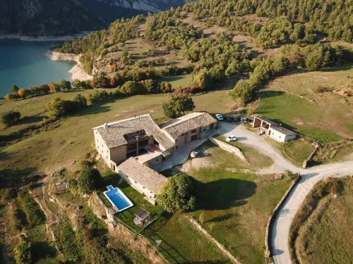Cases Altes de Posada Hotels in Lladurs
