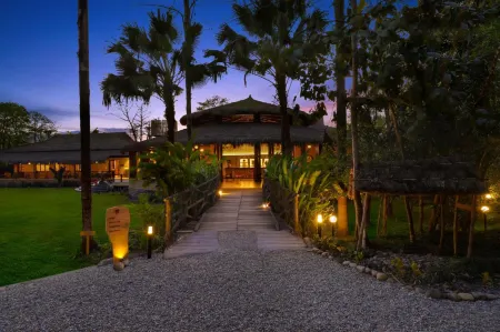 Tigerland Safari - A Lemon Tree Resort, Chitwan, Nepal Отели в г. Дибянагар