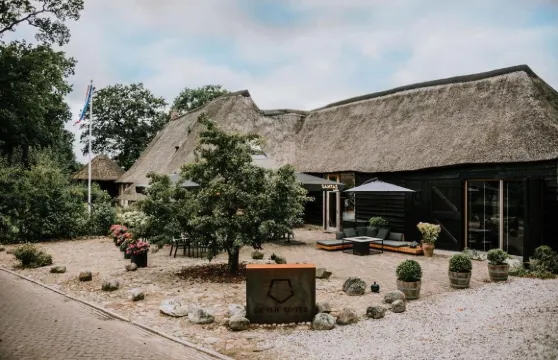 德維弗套房酒店