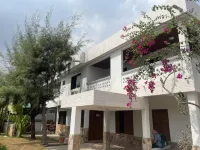 Omanye Lodge Hotels in Dzorwulu