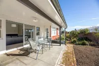 Ellena Court Motel