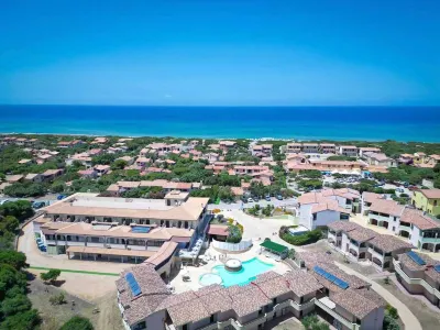 Hotel with swimming pool just 300 mt from the Baia delle Mimose-beach