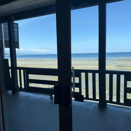 Sand Pebbles Inn