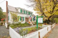 The Woodstocker B&B Hotels near Collective the Art of Craft