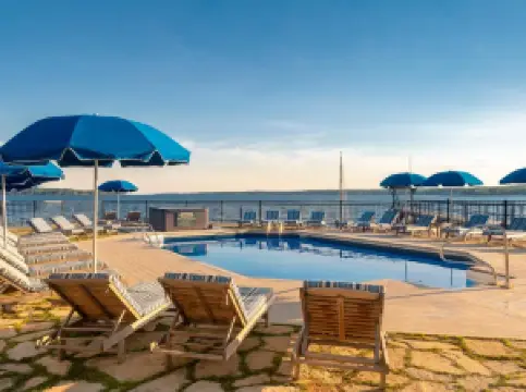 Spruce Point Inn Resort and Spa