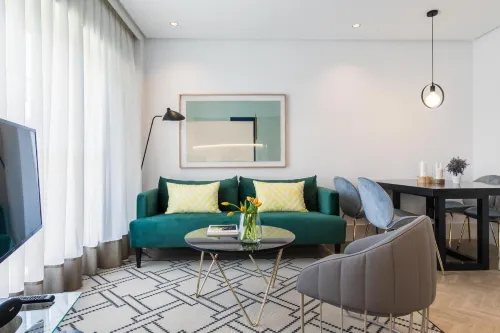 Feelathome Waldorf Suites Apartments - 4 ดาว