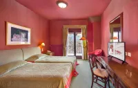 Country Club Hotel & Suites