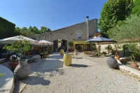Le Clos des Aramons Hotels in Calvisson