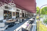 Charmehotel Klokkenhof Hotels in Zoersel