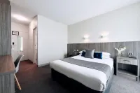 Club Laverton Hotels in Laverton North