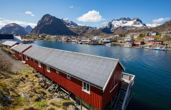 洛弗騰羅布酒店