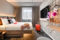 Moxy Sion Các khách sạn gần IUKB Institut Universitaire