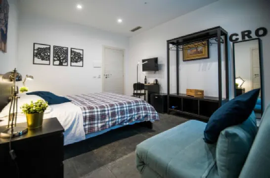 Quattro Briganti Hotels near Salerno Train Station
