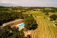 Hotel les Rocailles Các khách sạn gần Domaine Monplezy