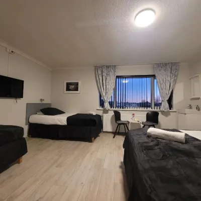 B&B Guesthouse - Bed and Breakfast Keflavik Centre