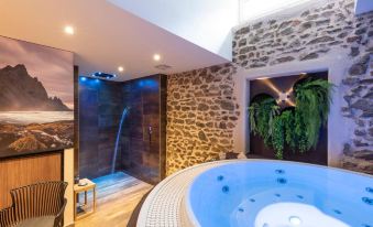 Auberge de Clochemerle, Spa Privatif & Restaurant Gastronomique