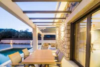 Stone & Sea Villas - Swimmingpools