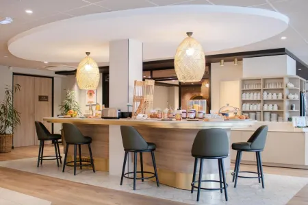 Brit Hotel Nantes la Beaujoire Parc Expo Отели рядом с достопримечательностью «Le port aux cerises»