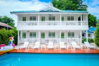 บ้านหลวงหาญ - ที่มีสระว่ายน้ำ
