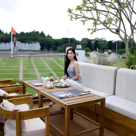 Ngon Avatar Hotel