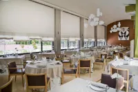 Hq la Galeria Hotels in Alfoz de Quintanaduenas