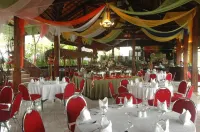 Swaloh Resort & Spa Hotels in Pagerwojo