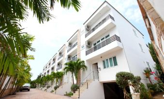 Hidden Palm Pool Villas