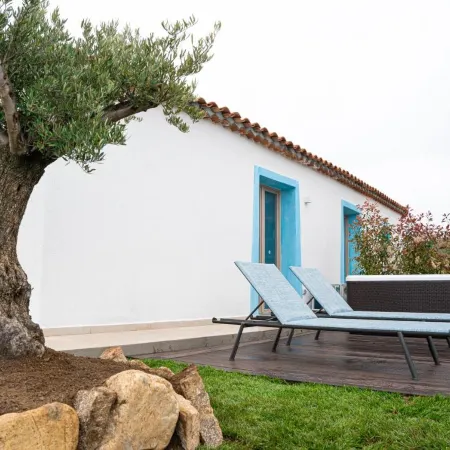 Aqua Sardinia Boutique Hotel Отели рядом с достопримечательностью «Пляж Ла-Чинта»