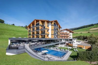 Hotel Edelweiss Hotel in zona Parrocchia Spinga