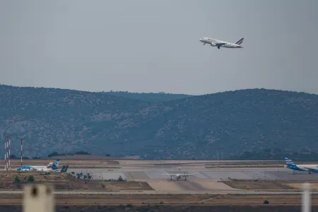 Anivia Apartments Airport by Airstay Отели в г. Спата-Артемида