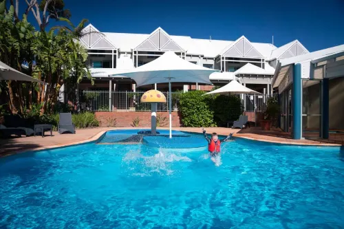 Broadwater Resort Como Hotels in Como