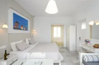 Birikos Studios & Apartments