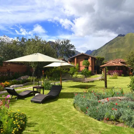 Lizzy Wasi Urubamba