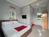 Villa Batu Tua Puncak Mitra RedDoorz Hotels in Sukagalih