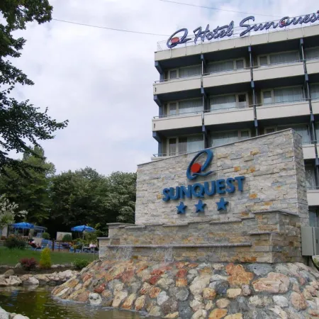 Hotel Sunquest Отели рядом с достопримечательностью «Спа-комплекс Mangalia»