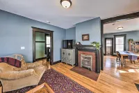 Newly Renovated Home Close to Dtwn Lawrence! - Pet friendly