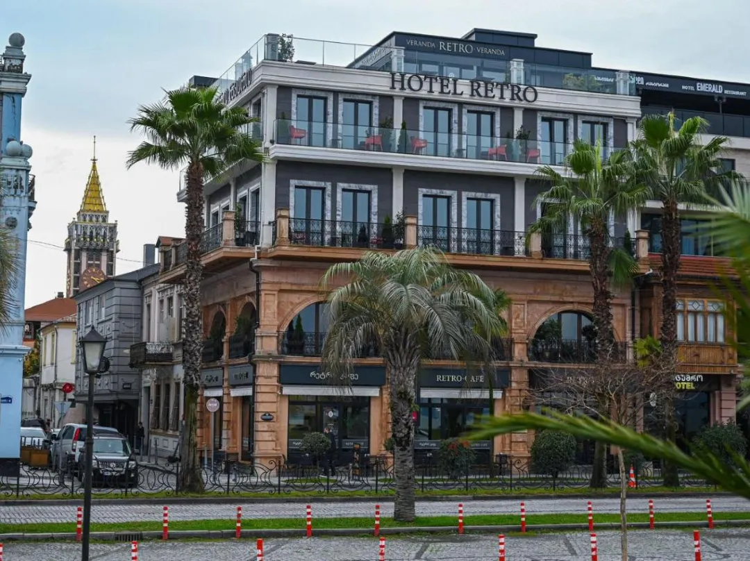 Retro Hotel - Batumi
