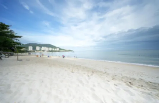 丹絨武雅海灘彩虹天堂