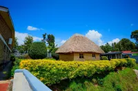Quality Inn Motel Nyanza - parking