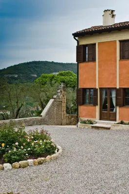Relais Villa Ambrosetti - Farmhouses