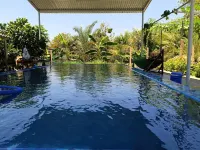 Loc Rung Hill - piscina