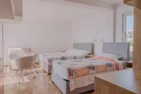 Hotel R - 3-Star