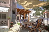 Naias Hotels in Paradisos