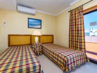 Janelas do Mar Apartamentos Turisticos Các khách sạn gần Nhà hát CCI Grand Lille