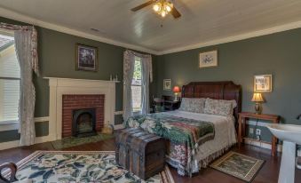 Carrier Houses Bed & Breakfast