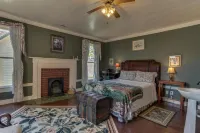 Carrier Houses Bed & Breakfast Hotels in Rutherfordton