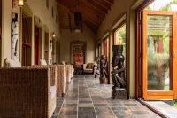 Villa Chad Luxury Guesthouse Hotels in Kleinmond