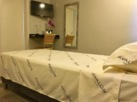 โรงแรม อาวาลอน มาริงา