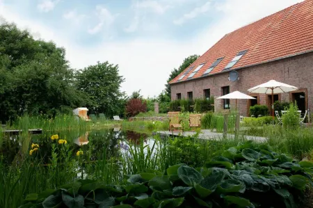 Lindenhof Gästehaus & Hofcafe Отели в г. Эммерих-на-Рейне