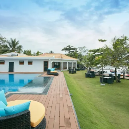 Houseboats by Dae - Watersports, Bird Watching & Sunset Cruises